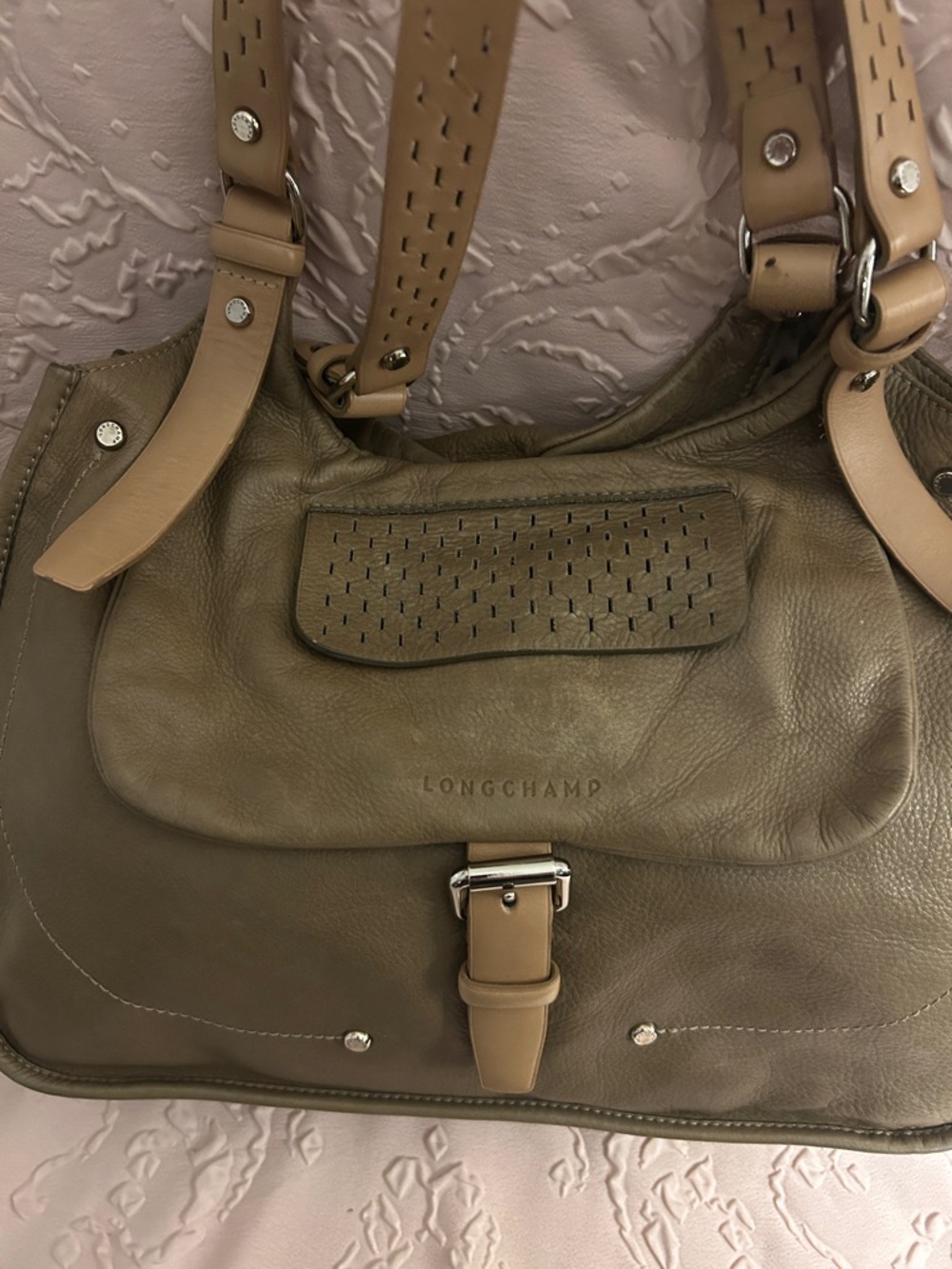 Longchamp Balzane Roots Olive Green Leather Shoulder Bag with Tan Handles - Picture 6 of 12